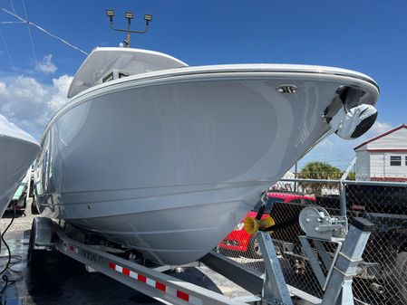 Robalo R270-CENTER-CONSOLE image