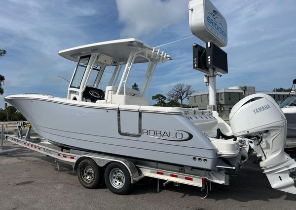 Robalo R270-CENTER-CONSOLE image