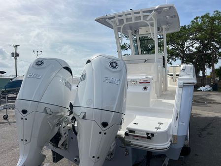 Robalo R270-CENTER-CONSOLE image