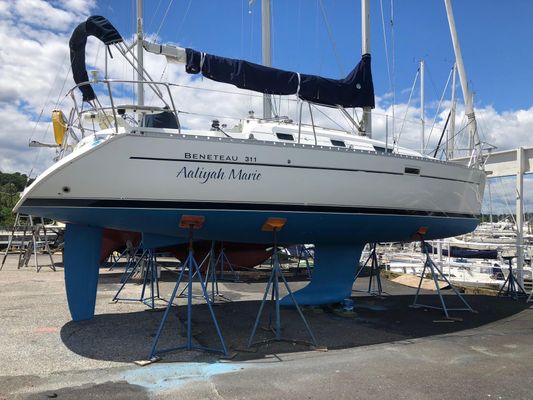 Beneteau 311 - main image