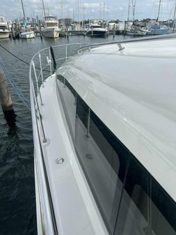 Sea Ray 390 Motor Yacht image