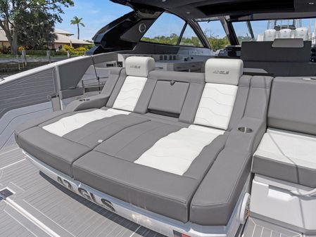 Cruisers Yachts 42 GLS image