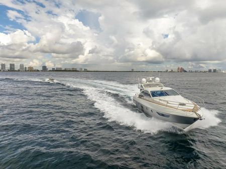 Azimut 62S image