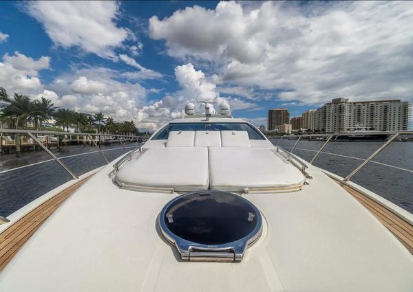 Azimut 62S image