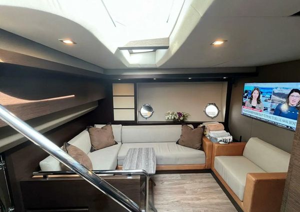 Azimut 62S image