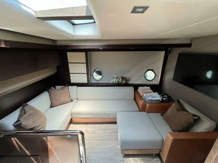 Azimut 62S image