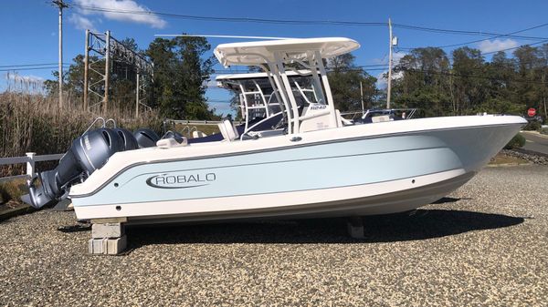 Robalo Boats For Sale In New Jersey D R Boat World Family Owned Since 1956 In United States