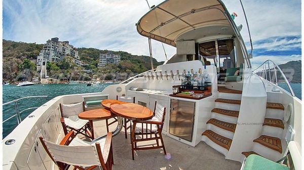 McKinna Sport Yacht