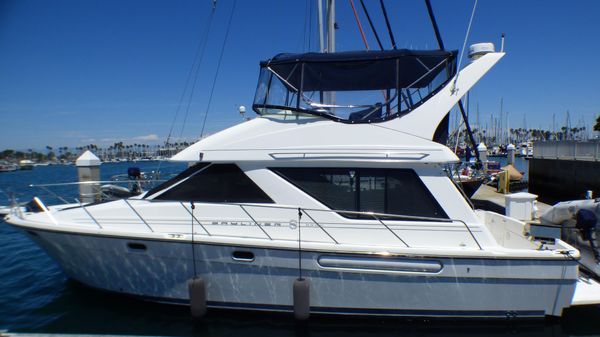 Bayliner 3988 Command Bridge Motoryacht