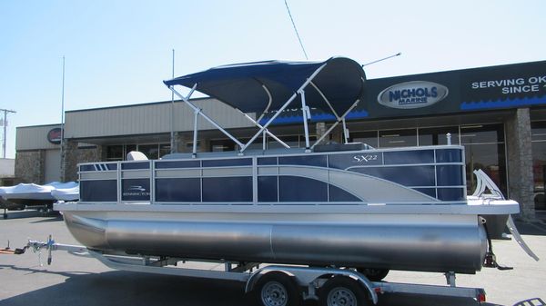 Bennington 22 SXF APG