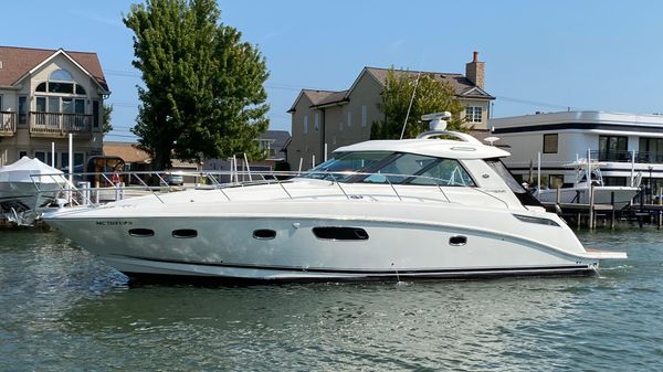 Sea Ray 450 Sundancer 