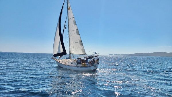 Island Packet 32