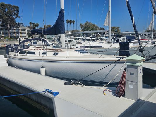 Catalina 36 - main image