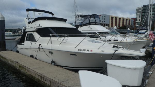 Bayliner 3258 image