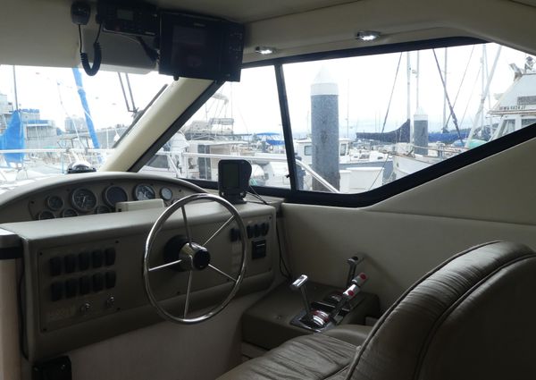 Bayliner 3258 image