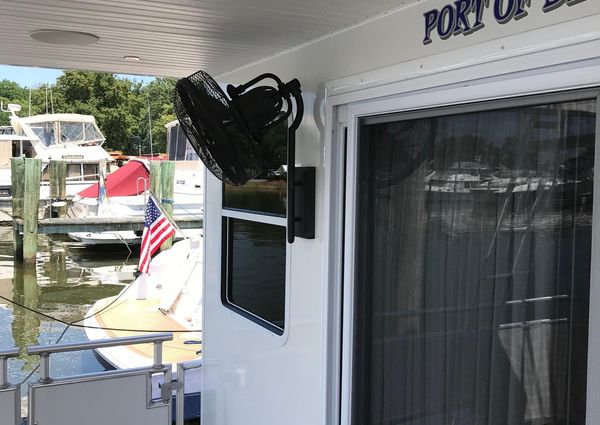 Sumerset HOUSEBOAT image