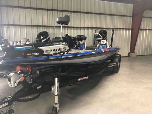 2018 Phoenix 921 ProXP Denison, Texas - Eisenhower Yacht Club