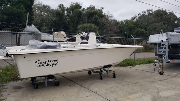 Carolina Skiff EV180 Sea Skiff