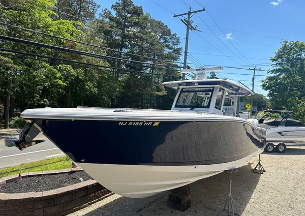 Robalo R360-CENTER-CONSOLE image