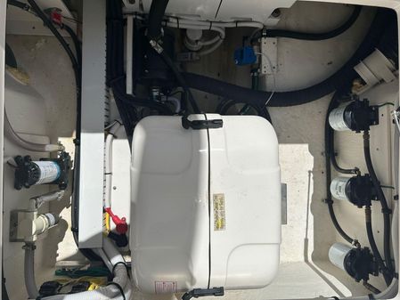 Robalo R360-CENTER-CONSOLE image