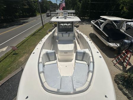 Robalo R360-CENTER-CONSOLE image