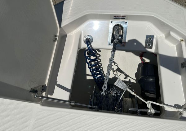 Robalo R360-CENTER-CONSOLE image