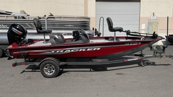 Tracker Pro Team 175 TXW