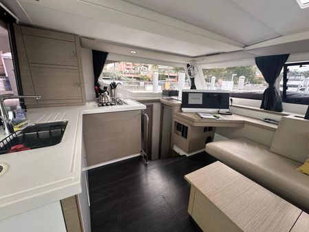 Fountaine Pajot Lucia 40 image