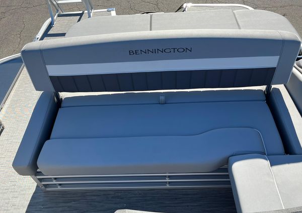 Bennington L-LINE image