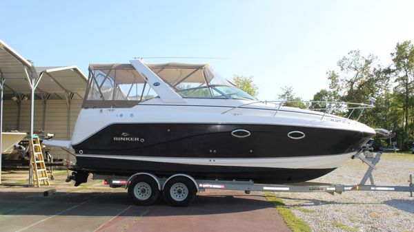 Rinker 270 Express Cruiser 