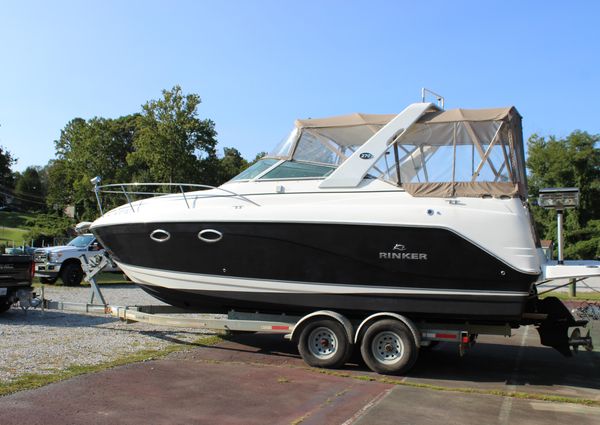 Rinker 270 Express Cruiser image