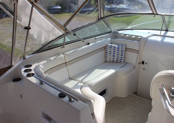 Rinker 270 Express Cruiser image