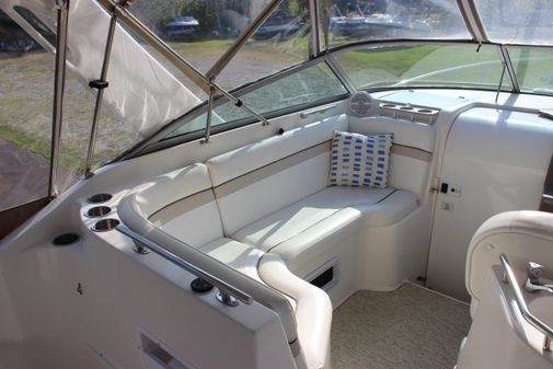 Rinker 270 Express Cruiser image