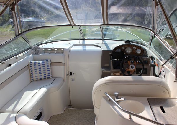 Rinker 270 Express Cruiser image