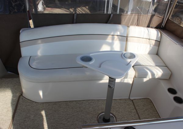 Rinker 270 Express Cruiser image