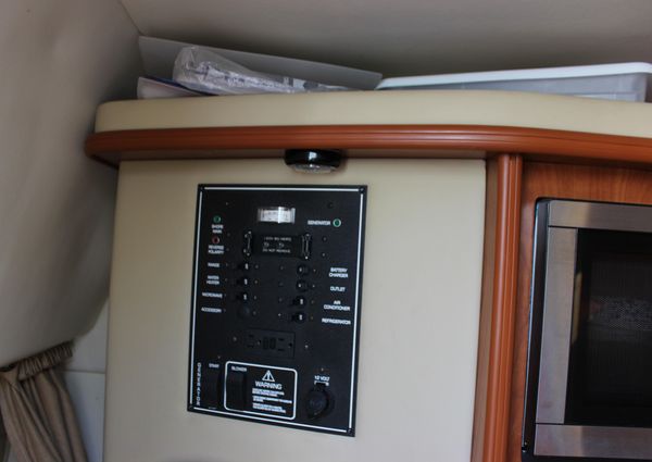 Rinker 270 Express Cruiser image