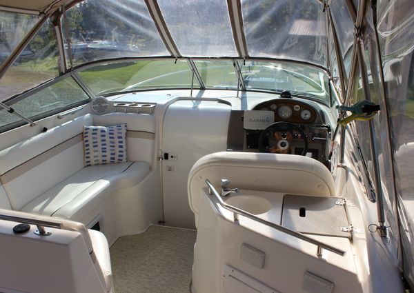 Rinker 270 Express Cruiser image