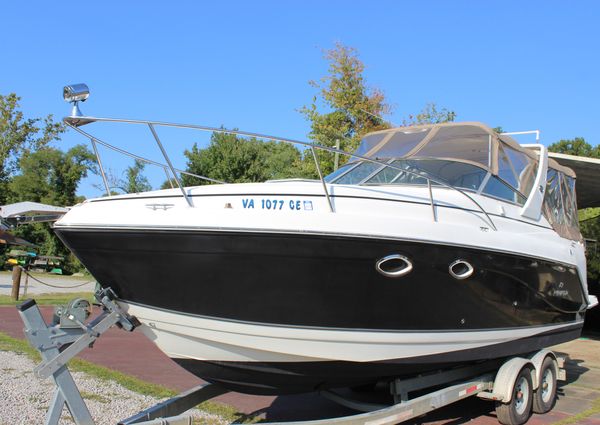 Rinker 270 Express Cruiser image