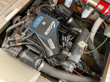 Dyer 29 Bass Boat image