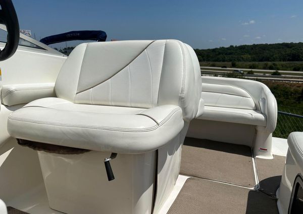 Larson CABRIO-254-MID-CABIN image