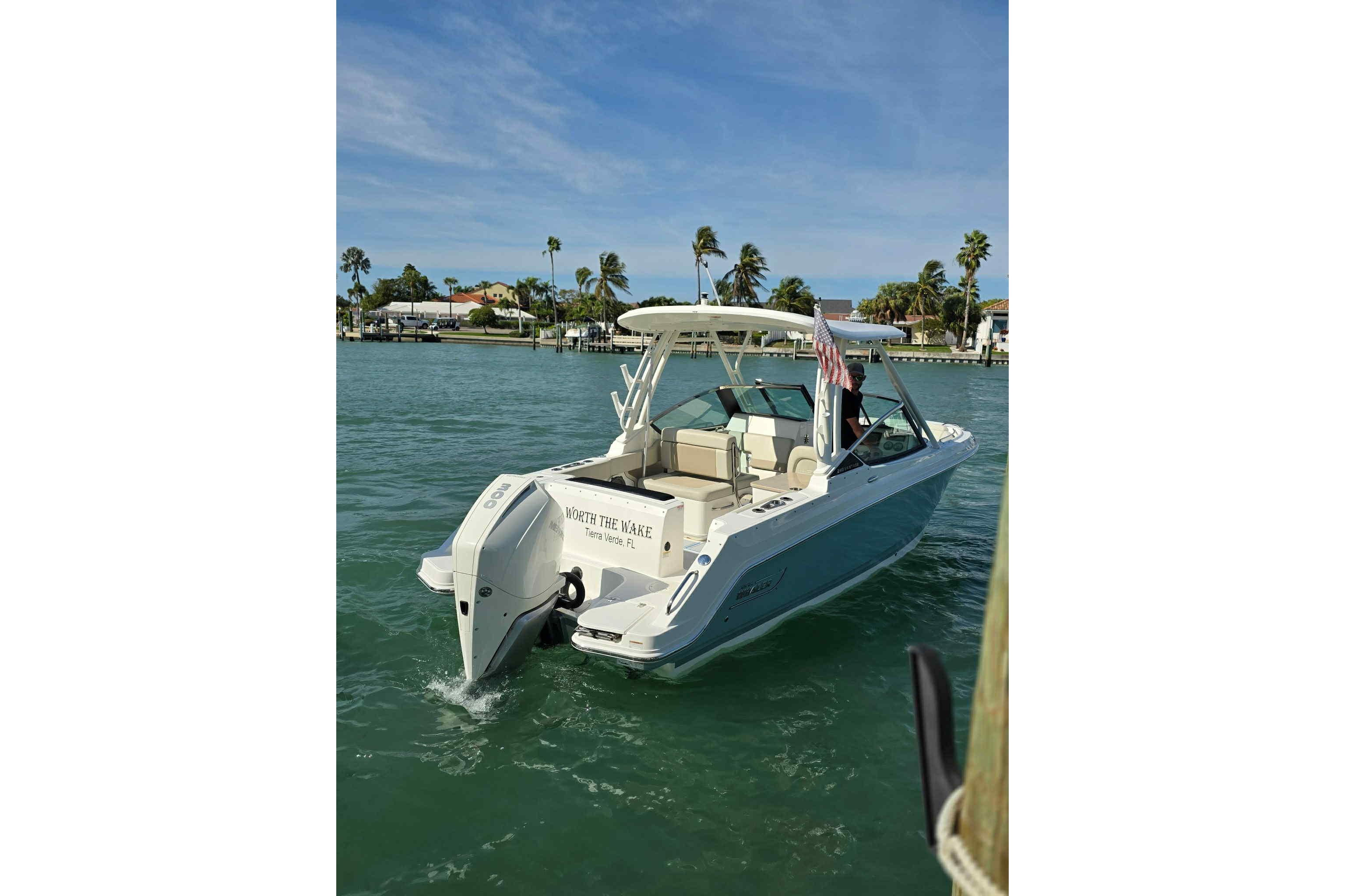 2021 Boston Whaler 240 vantage