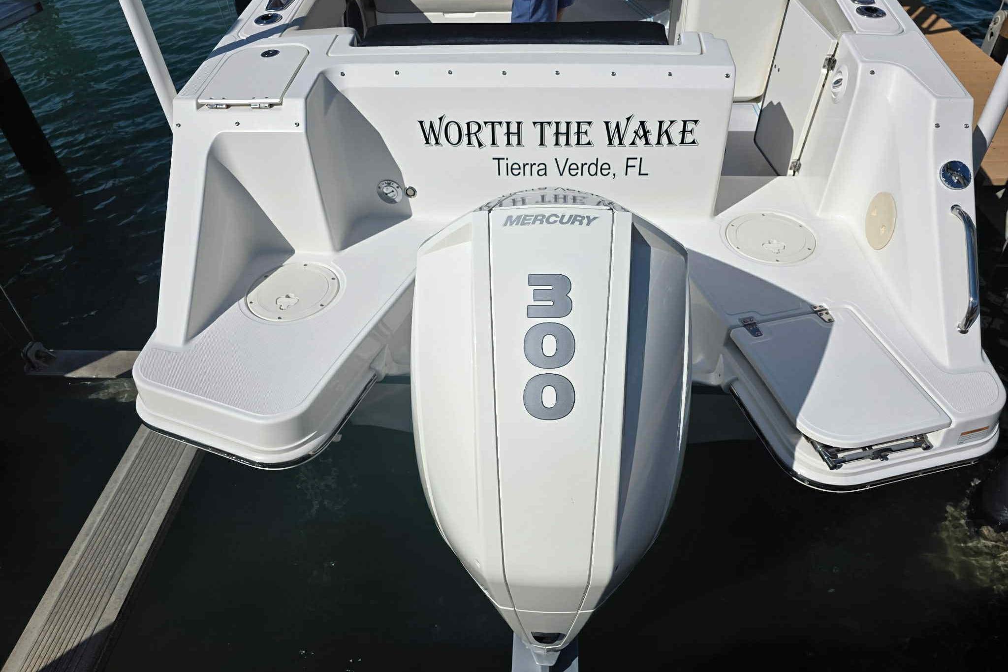 2021 Boston Whaler 240 vantage