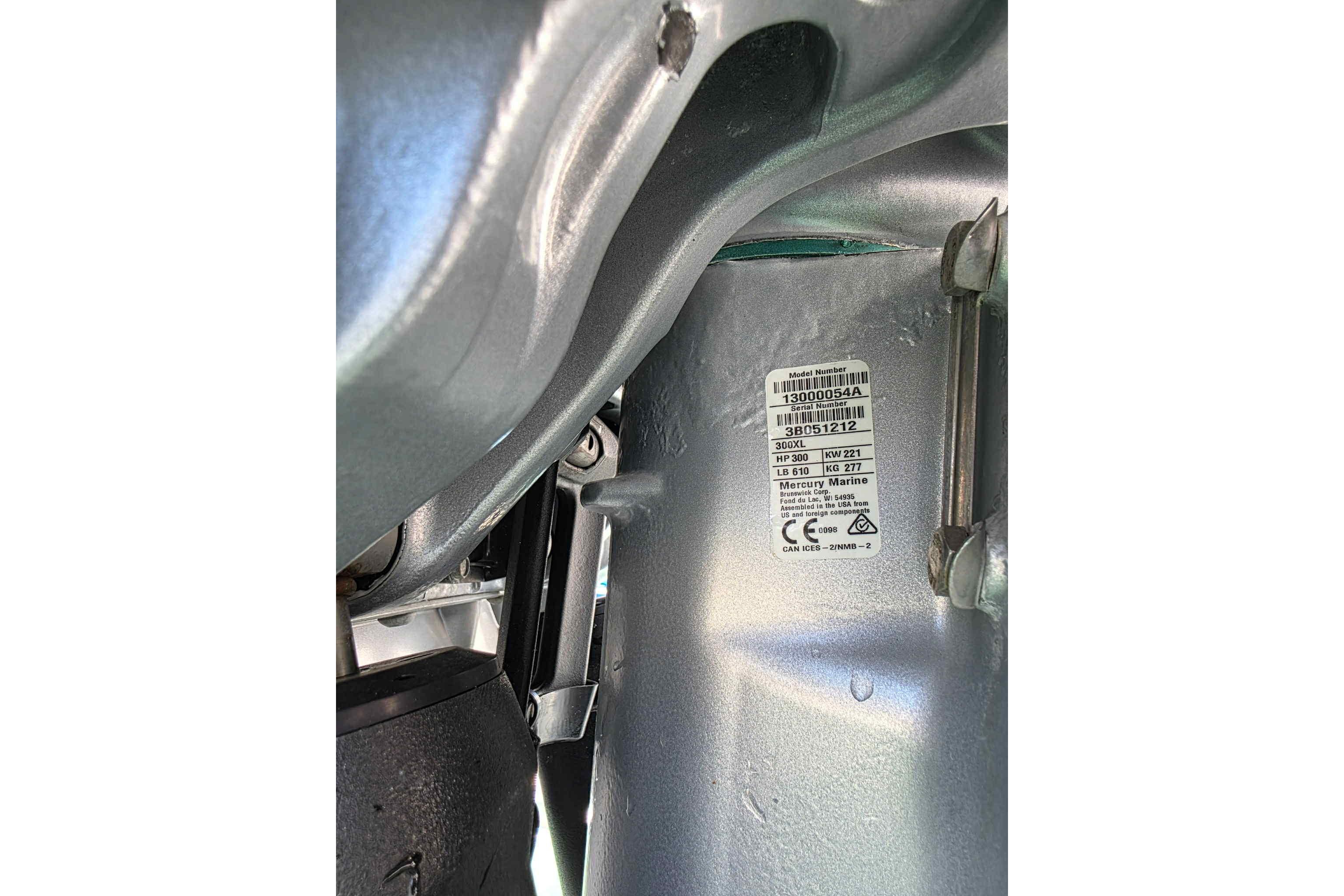 2021 Boston Whaler 240 vantage