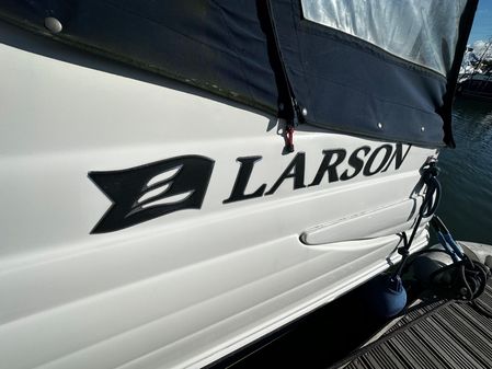 Larson CABRIO-240-MID-CABIN image