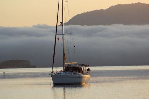 Catalina 350 MkII image