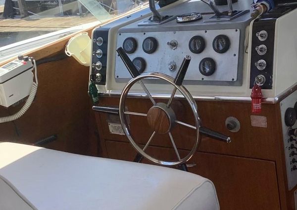 Chris-Craft 35 COMMANDER image