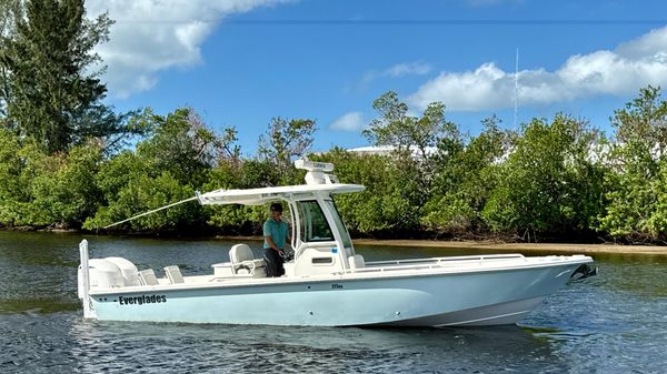 Everglades 273 Center Console