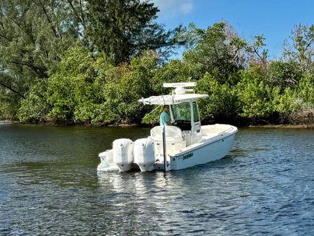 Everglades 273 Center Console image