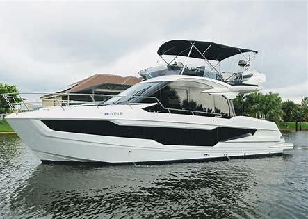 Galeon 400 Fly