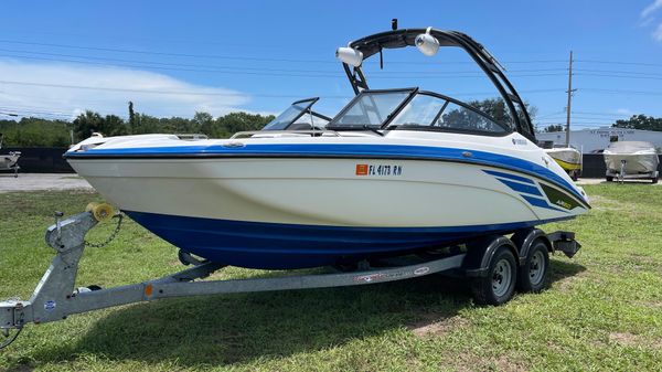 Yamaha Boats AR210